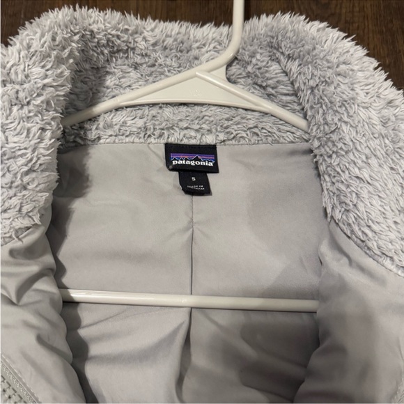 Patagonia Women's Fleece Vest in Light Gray - Picture 2 of 2